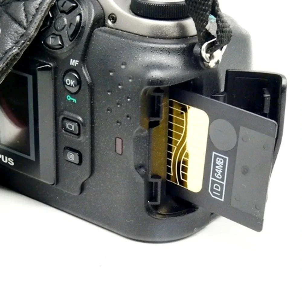 Olympus Camedia C-3000 ZOOM 3.3 MP 3x Optical Zoom With Accessories Fully TESTED